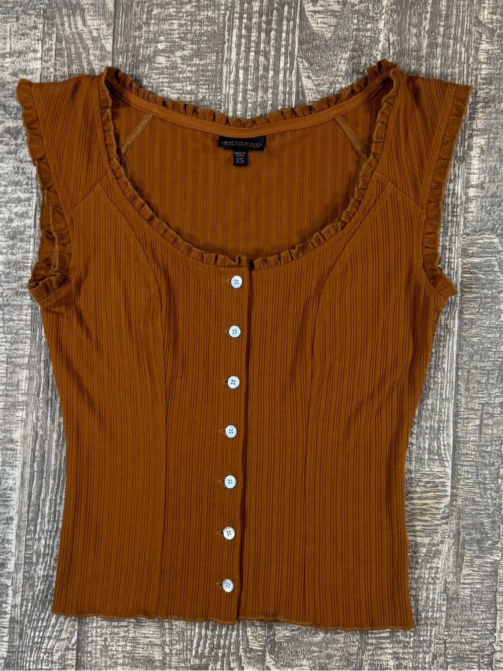Shyanne Ribbed Button-Front Scoop Neck Top - Rust